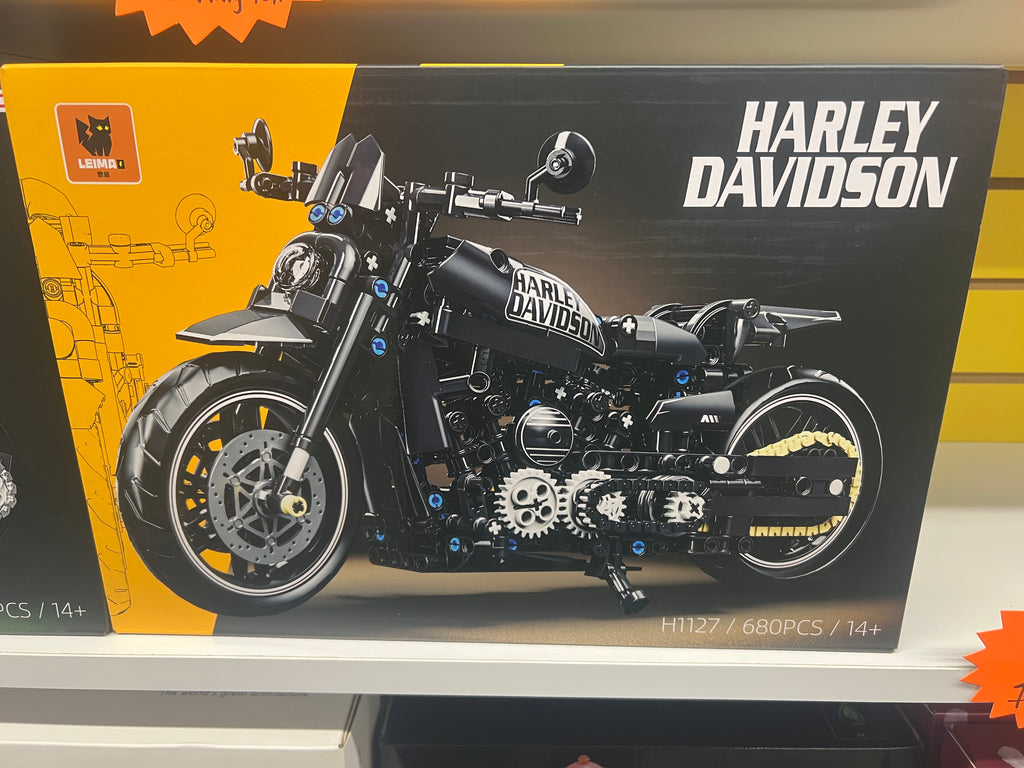 LEIMAO H1127 Harley Davidson Inspired Motorcycle Building Set – 680 Pieces