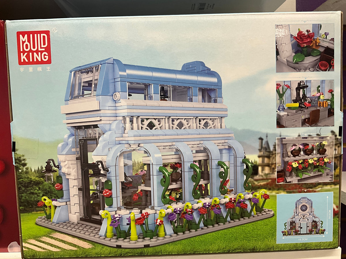 Mould King 16048 Novatown Botanical Garden Greenhouse with Lights – 1,289 Pieces
