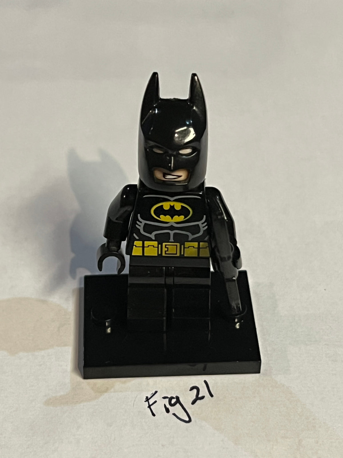 Custom Batman Mini Figure (UNBRANDED) – Compatible Building Blocks