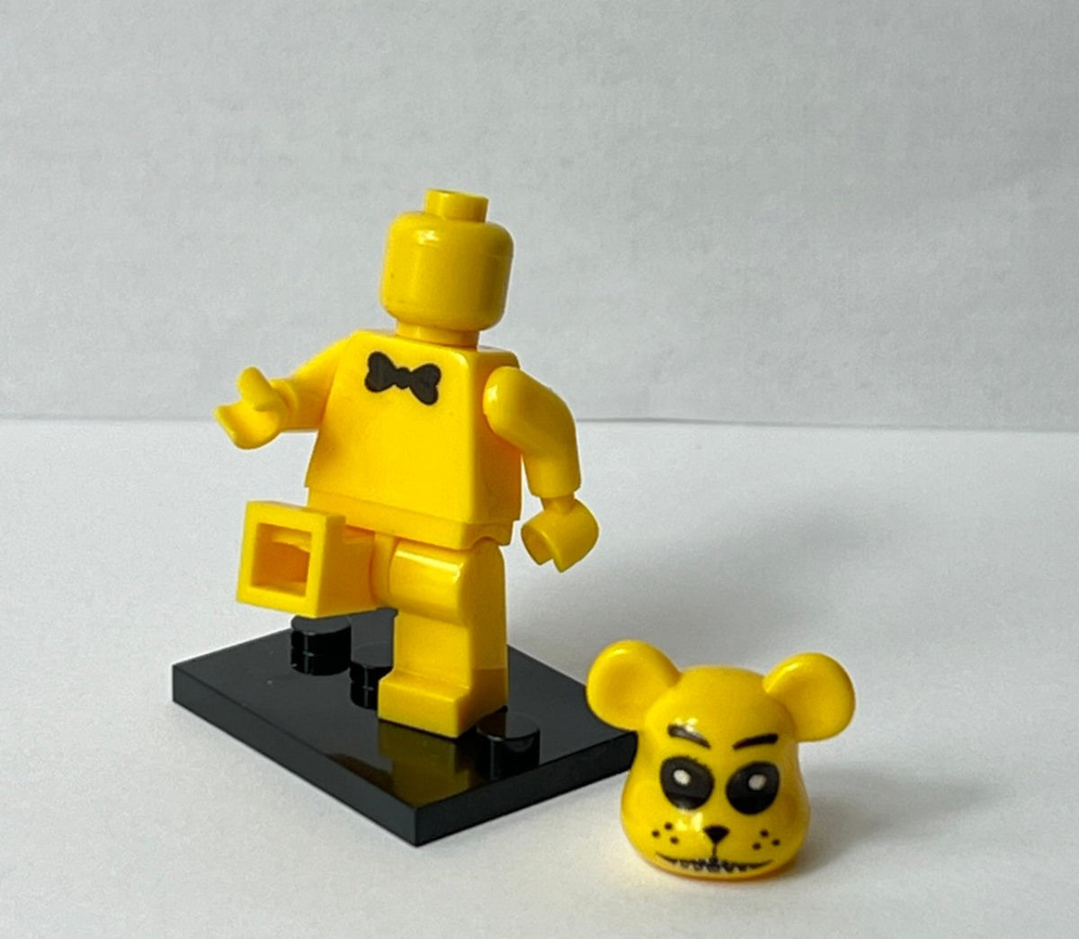 FNAF Freddy Inspired Yellow Animatronic Bear Minifigure with Mask & Display Base