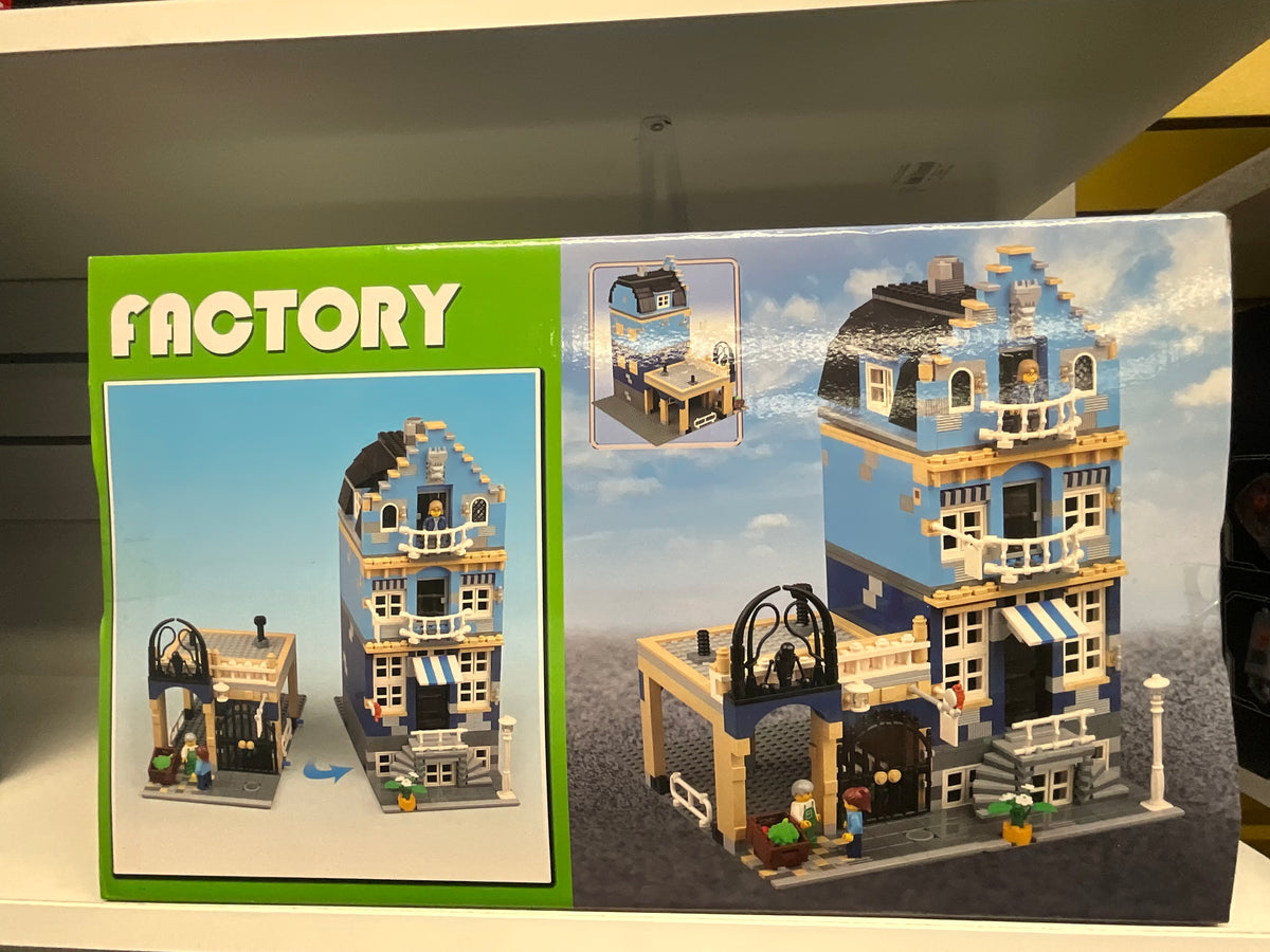 Market Street Compatible Modular Building Set – European Townhouse & Courtyard