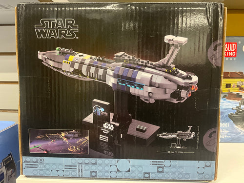 Invisible Hand Starship Display Building Set – 557 Pieces